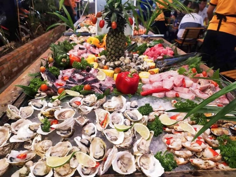 Những quán ăn và nhà hàng ở các kdl tại Vũng Tàu Hồ Tràm đều có thực đơn đa dạng.